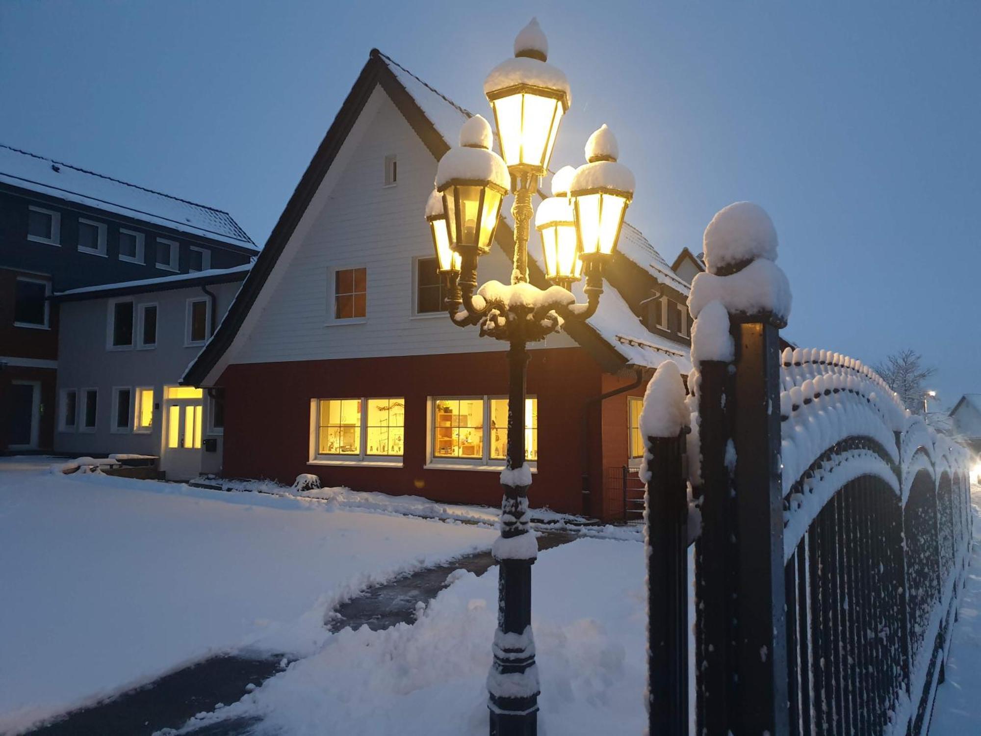 Fewo Winter In Der Villa Waldrand Mit Zwei Balkonen Bad Wunnenberg Ngoại thất bức ảnh